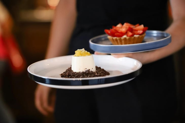 Pannacotta Al Basilico E Cestino Con Fragole - Uzeta Bistro Siciliano - 767326