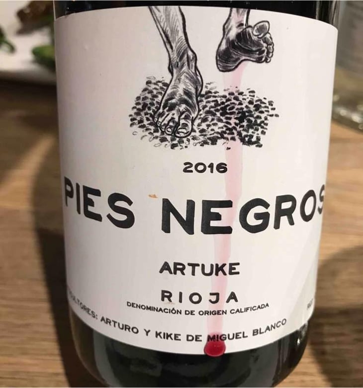 Pies Negros - Artuke - Arturo Y Kike De Miguel blanco 