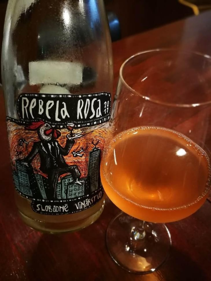 Rebela Rosa - Slobodné Vinárstvo - Majer Zemianske Sady - Michal Kuropka, Agnes Lovecká, Katarína Kuropková 