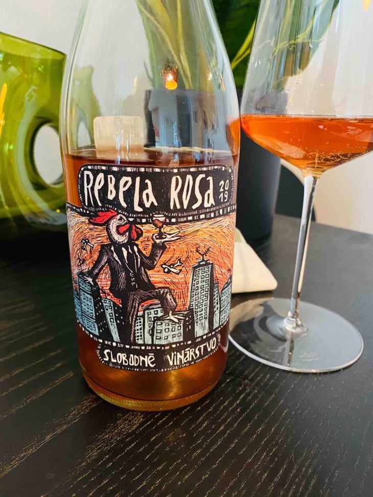 Rebela Rosa - Slobodné Vinárstvo - Majer Zemianske Sady - Michal Kuropka, Agnes Lovecká, Katarína Kuropková 