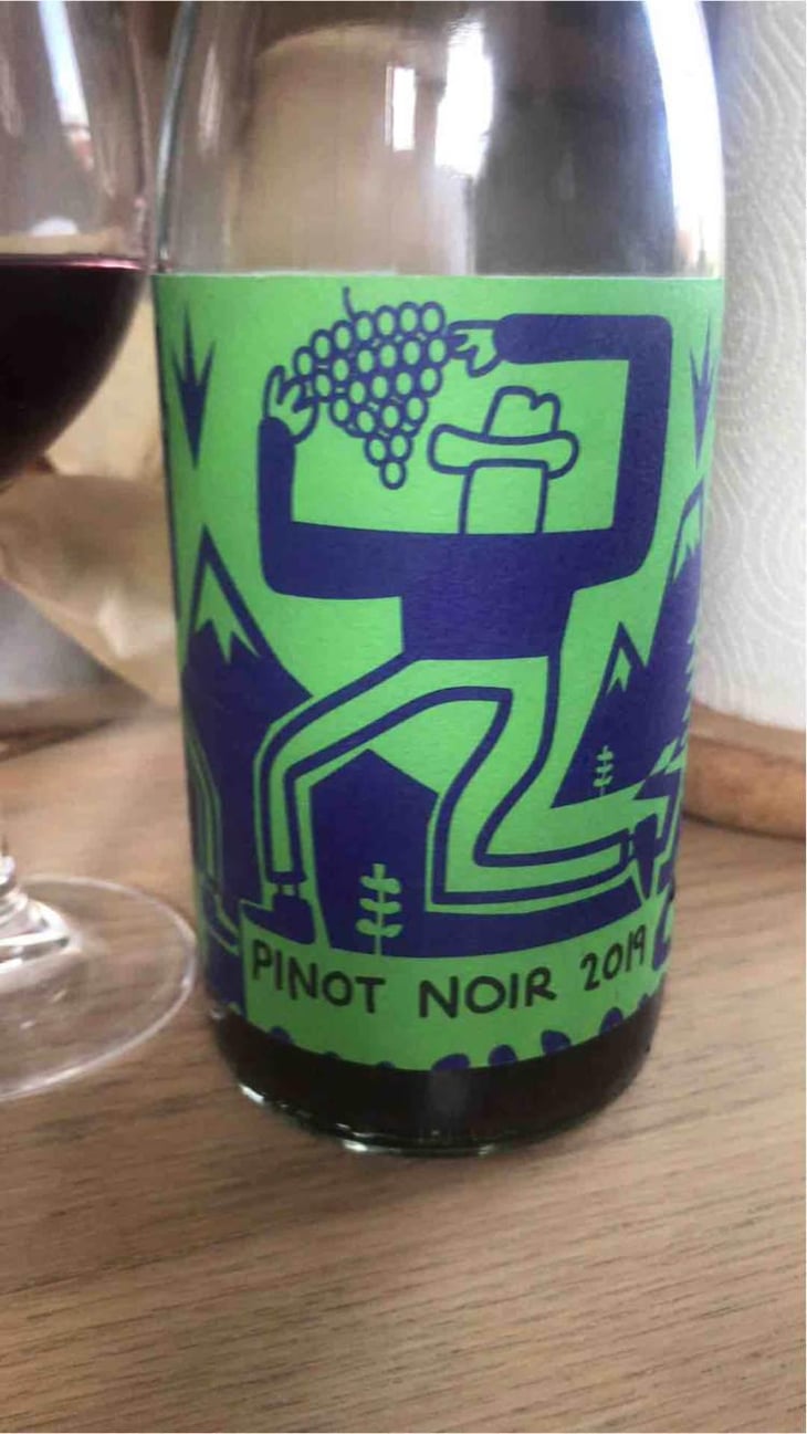 Pinot Noir - Noita Winery - Simon McCabe 