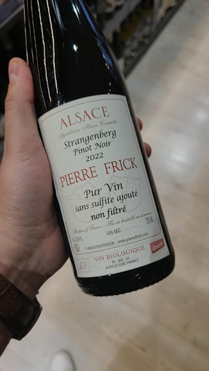 Strangenberg Pinot Noir - Domaine Pierre Frick - Jean-Pierre, Chantal et Thomas Frick -2022