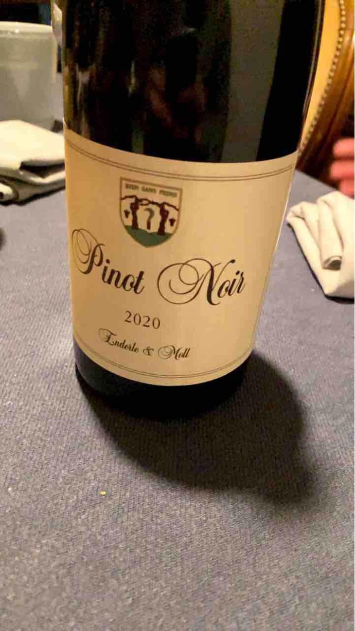Pinot Noir - Enderle & Moll - Florian Moll & Max Lecat 
