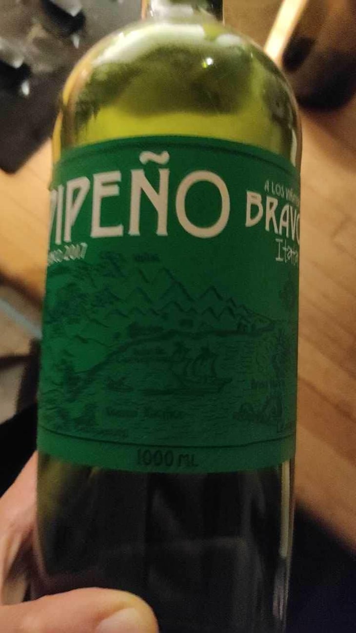 Pipeno Blanco - A Los Viñateros Bravos / Onda Brava - Leonardo Erazo 