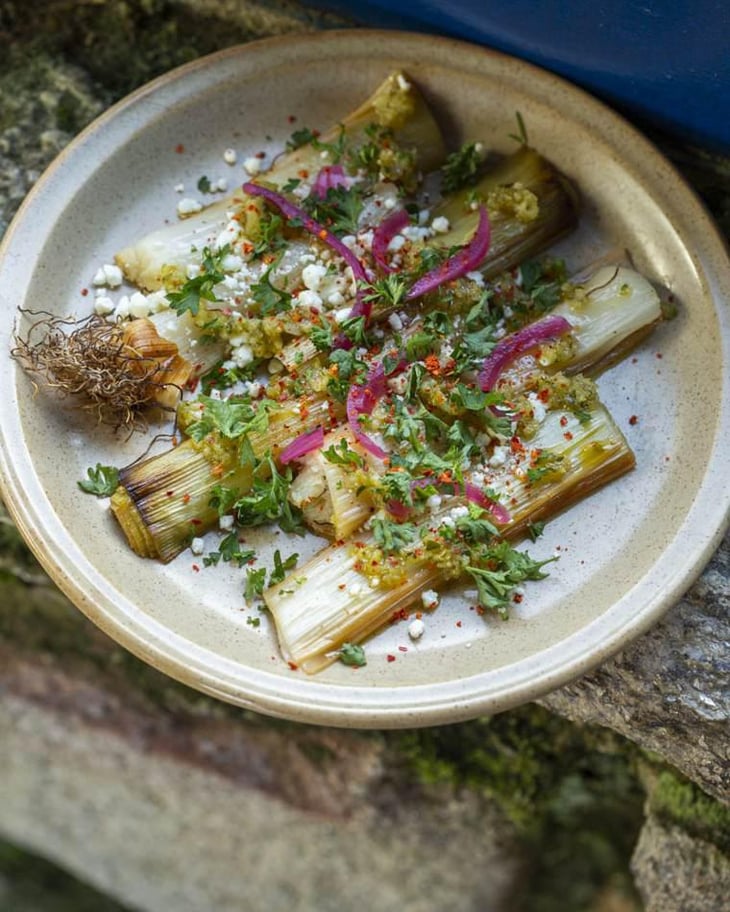 Poireaux Rôtis, Feta Et Sauce Acidulés - Canailles Guinguette - 572687