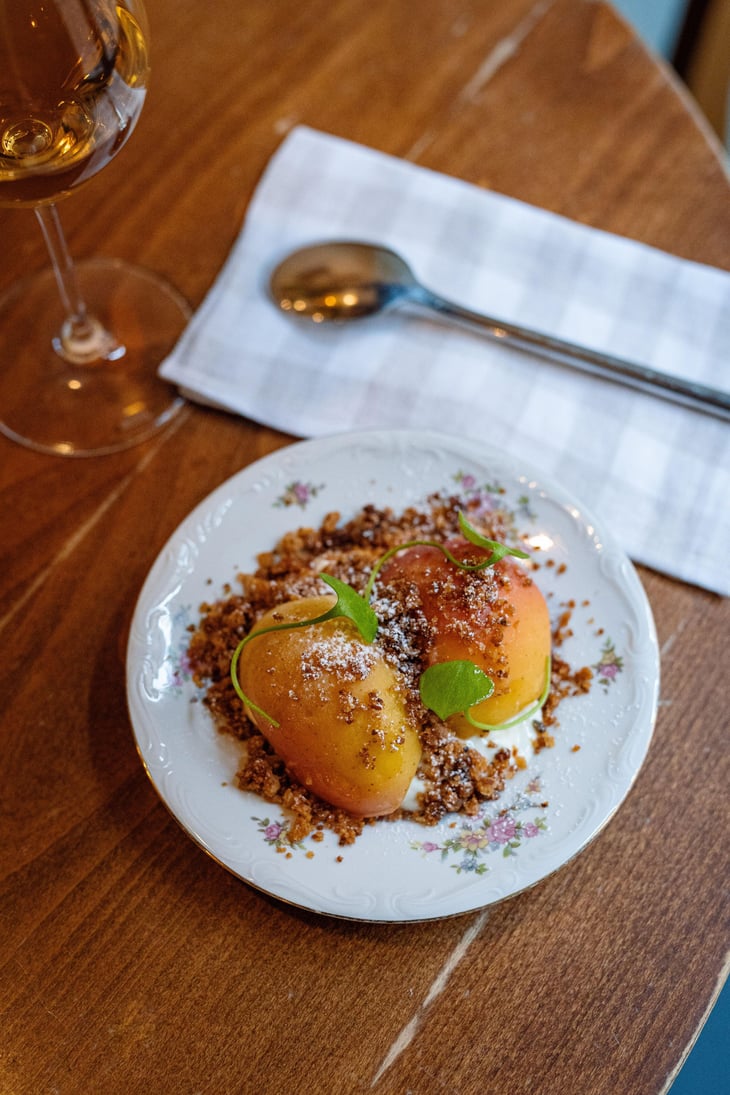 Pomme Confite, Fromage Blanc Acidulé & Crumble De Pain - L’Un des Sens - 741772