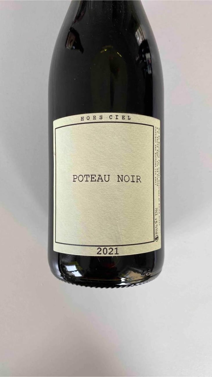 Poteau Noir - Hors Ciel - Victor Gourreau & Emma Olson 