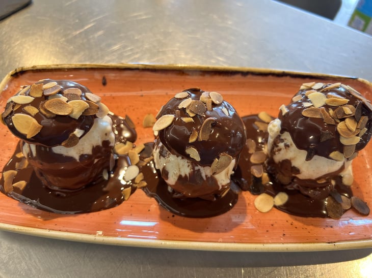 Profiterolles - Restaurant Verre Chez Moi - 668159