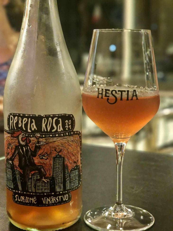 Rebela Rosa - Slobodné Vinárstvo - Majer Zemianske Sady - Michal Kuropka, Agnes Lovecká, Katarína Kuropková 