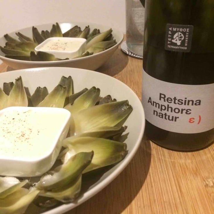 Retsina Amphore Natur - Tetramythos Winery - Τετράμυθος - Panos Papayiannopoulos, Aristos Spanos, Eustatius Spanos 