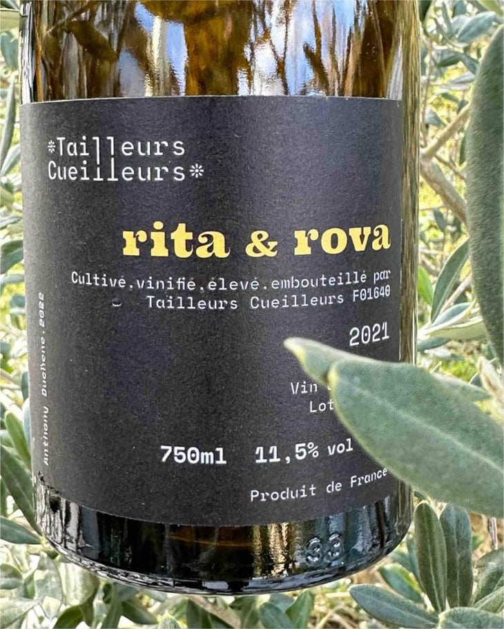 Rita & Rova (old label) - Tailleurs Cueilleurs - Chloé Bey & Jordan D'Osualdo 