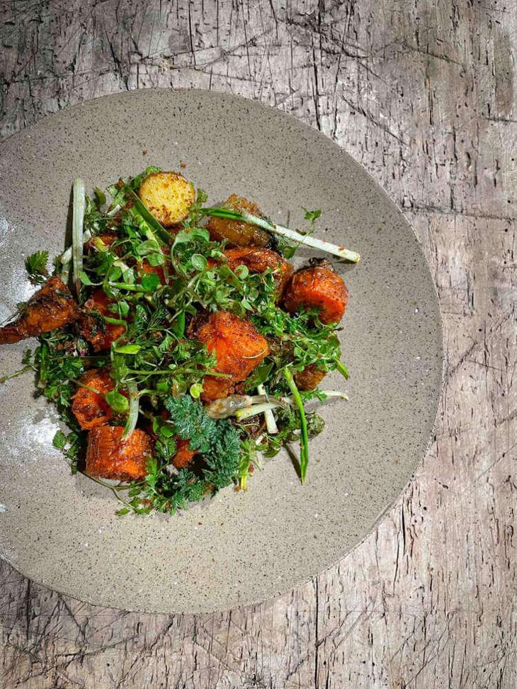 Roasted Carrots With The First Wild Herbs This Year - Meinklang Hofladen - 591266