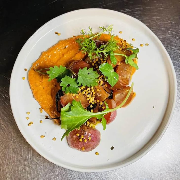Roasted Radishes With Romesco - Mano - 575651