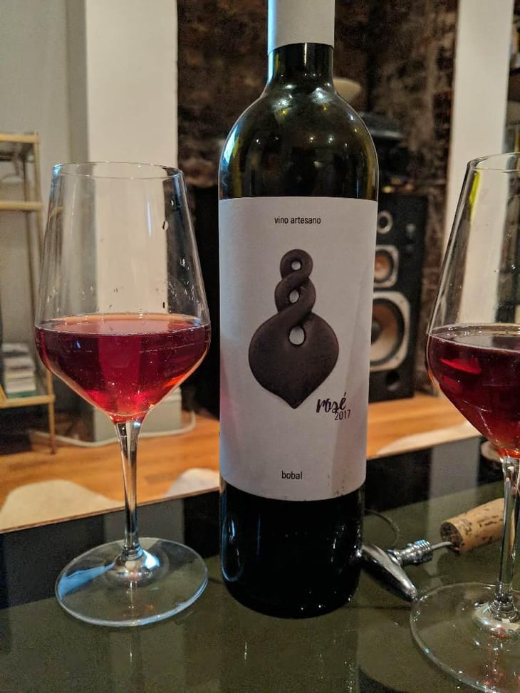 Rosé - Bodegas Gratias. Familia y Viñedos - Ana Gómez, Iván Gómez, Silvia Araque y José Gómez 
