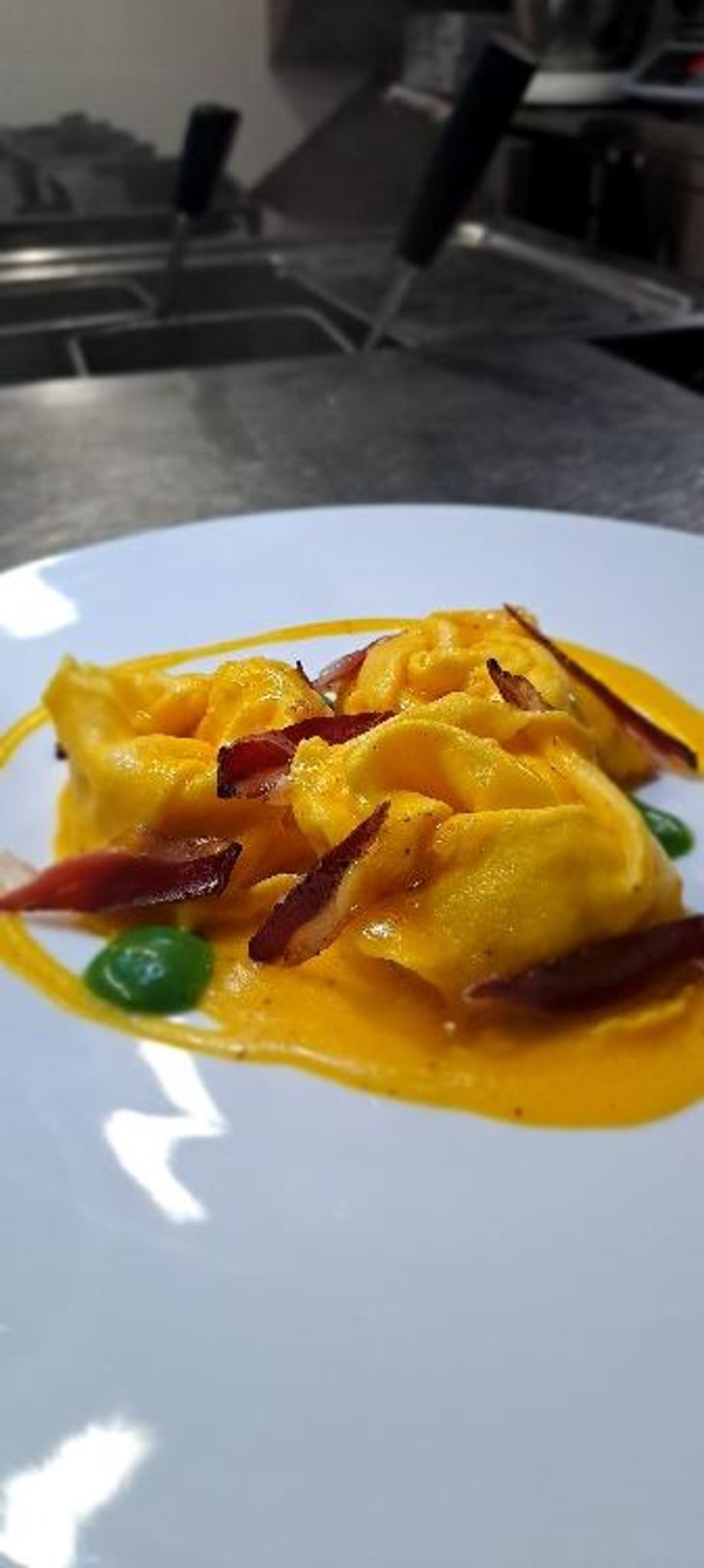 "Rose Ripiene" Di Ricotta Infornata Con Salsa Allo Zafferano E Speck D'Anatra - Al Cairoli - 749730
