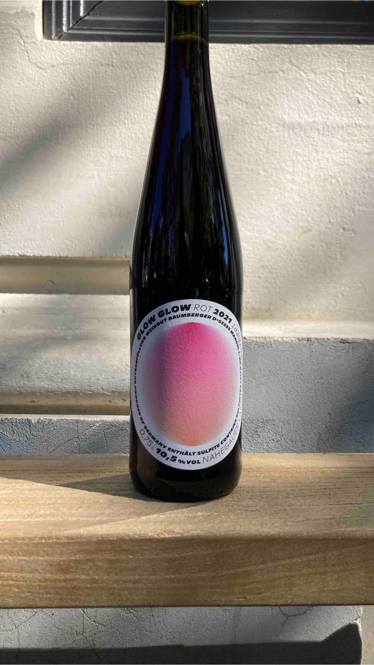 Rot - GLOW GLOW - Weingut Baumberger - Pauline & Carl Baumberger 