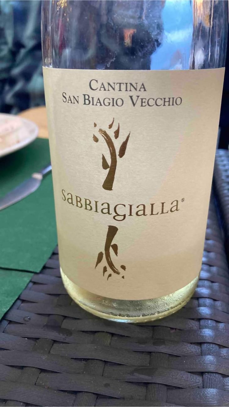 Sabbiagialla - Cantina San Biagio Vecchio - Lucia Ziniti & Andrea Balducci 