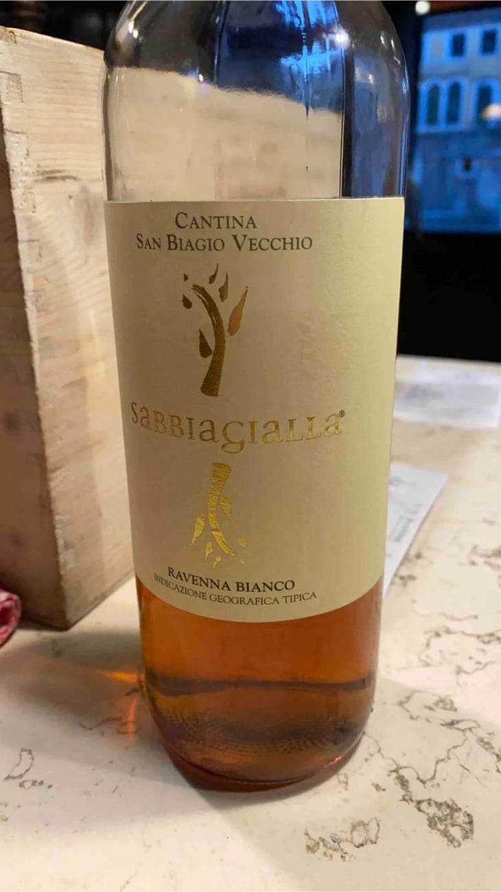 Sabbiagialla - Cantina San Biagio Vecchio - Lucia Ziniti & Andrea Balducci 