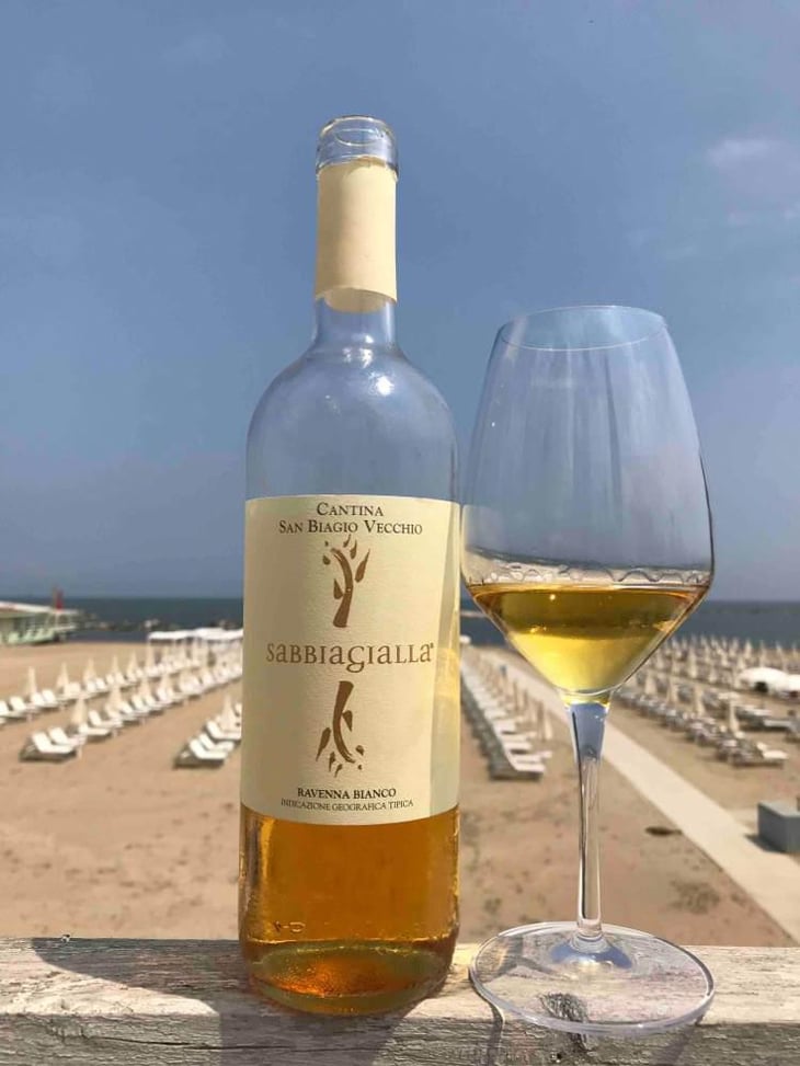 Sabbiagialla - Cantina San Biagio Vecchio - Lucia Ziniti & Andrea Balducci 