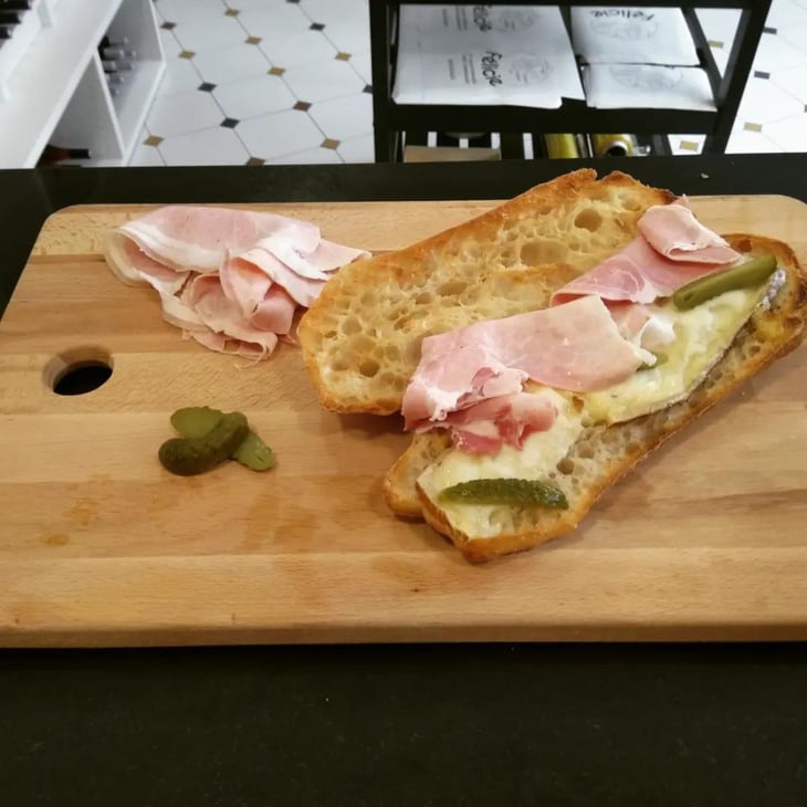 Sandwich Fromager Chaud Fait À La Demande - Crèmerie Félicie - 634477