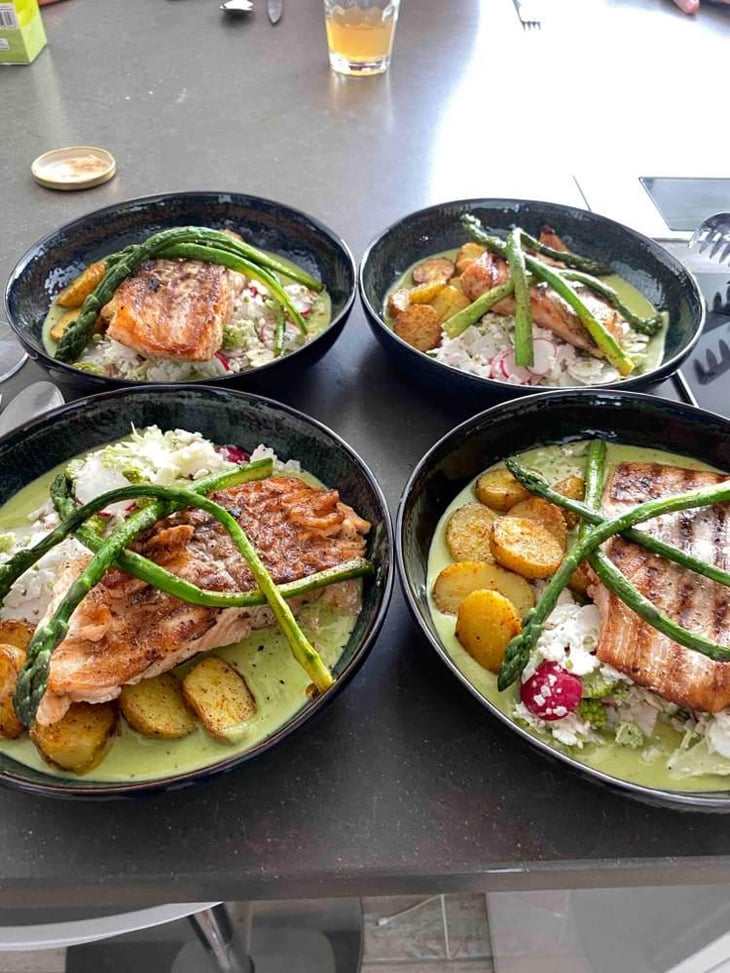 Saumon , Asperges , Semoule De Choux Fleur - Les Bouchons - 335214
