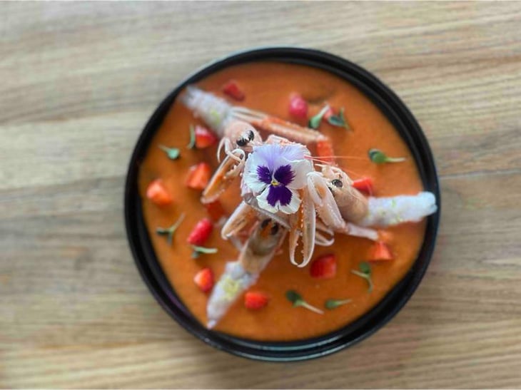 Scampo Crudo , Gazpacho, Burrata Di Bufala E Fragole - Naturalmente Jhonny - 781663
