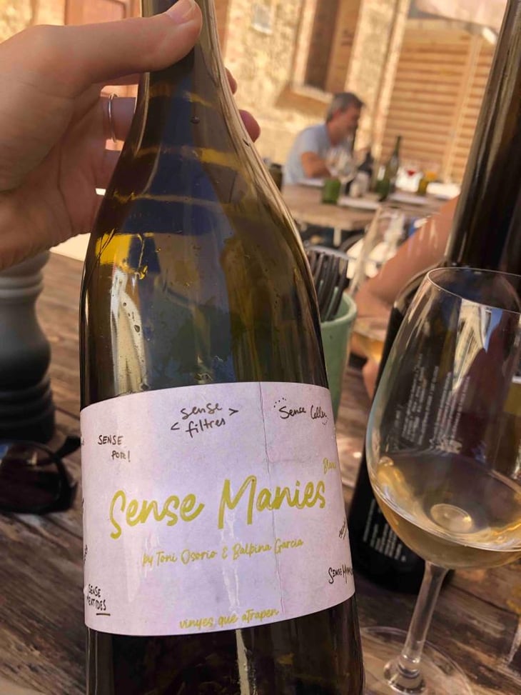 Sense Manies Blanc - Vinyes que Atrapen - Toni Osorio & Balbina Garcia -2020