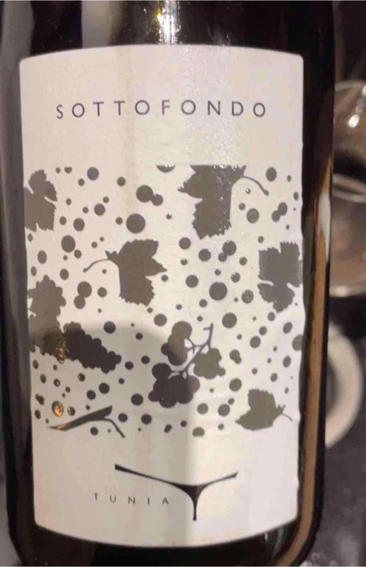 Sottofondo - Tunia - Francesca di Benedetto & Chiara Innocenti 