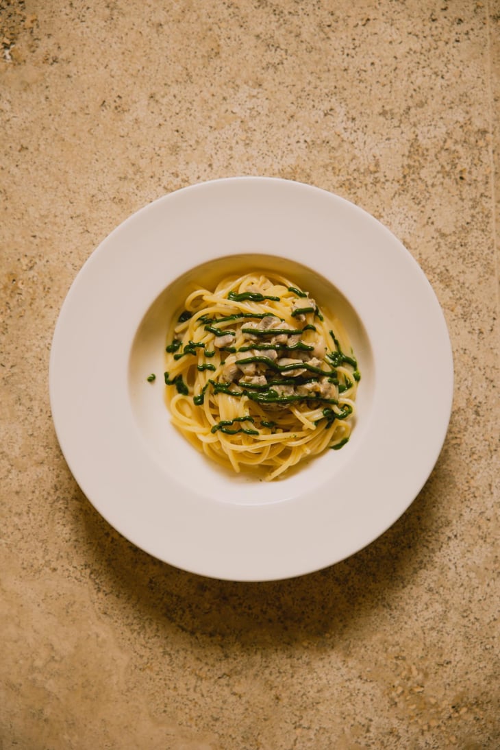 Spaghetti Alle Vongole E Crema Di Prezzemolo - Era Convivial Cave Restaurant - 778889