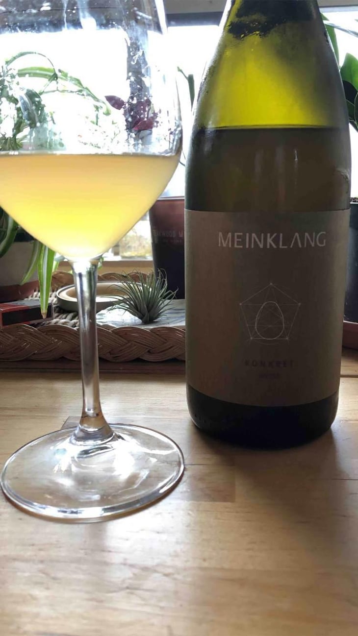Konkret Weiss - Meinklang - Weingut Michlits - Angela & Werner Michlits 