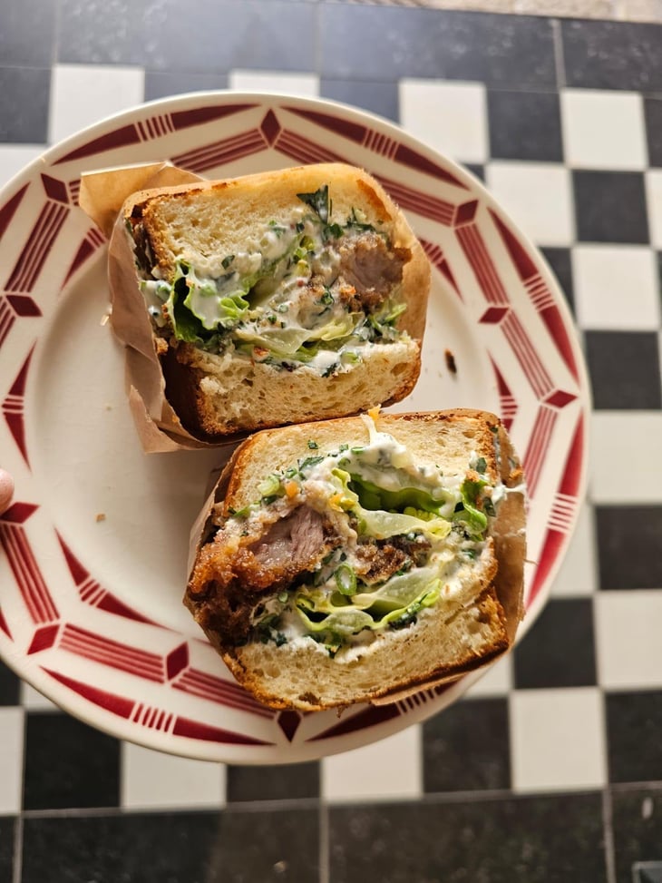 Spicy Pork Sandwich - Crème Cafe Comptoir - 801236