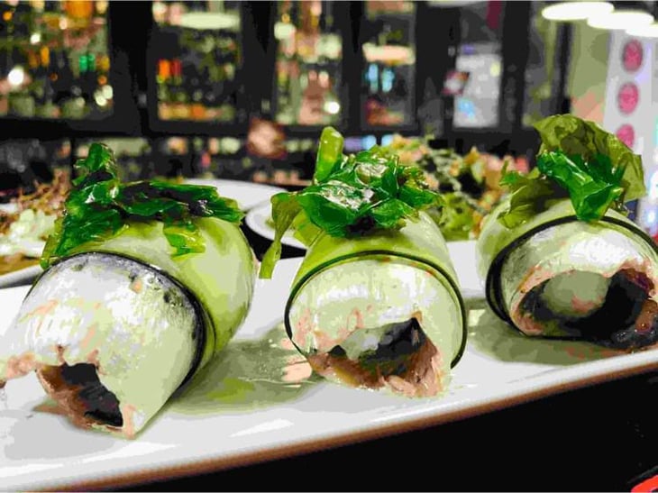 Sushis Aux Sardines Fumées, Concombre Et Laitue De Mer - La Cuisine-Comptoir - 360245