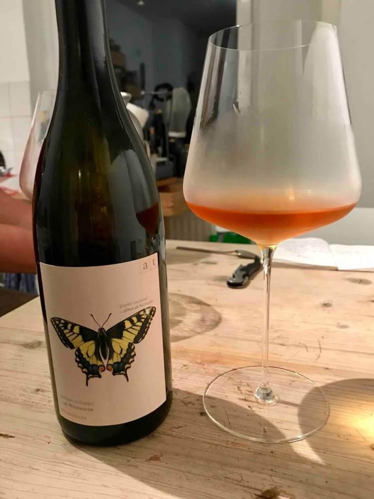 Schwalbenschwanz - Muskateller Maischevergoren - Weingut Andreas & Elisabeth Tscheppe - Andreas & Elisabeth Tscheppe 
