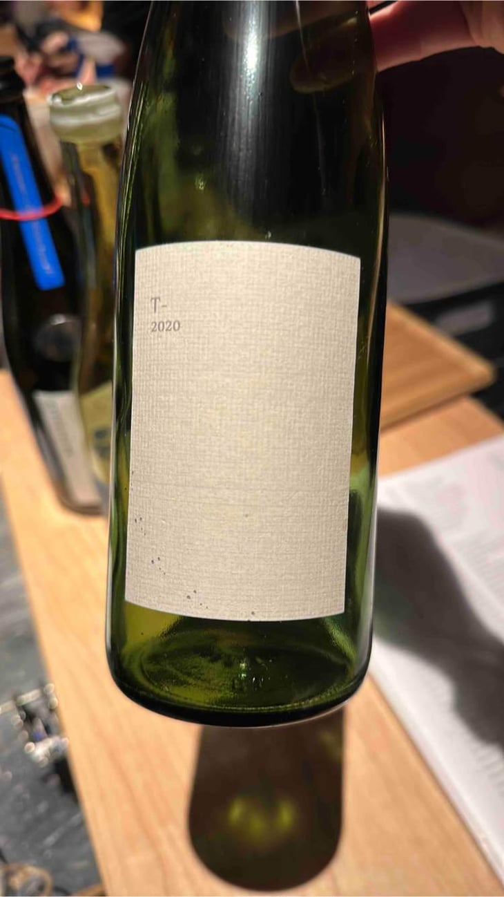 T-Blanc (Takumi Kondo) - Kurisawa Wines - Kondo Vineyard & Nakazawa Vineyard - Kazuyuki & Yukiko Nakazawa, Ryosuke & Takumi Kondo 