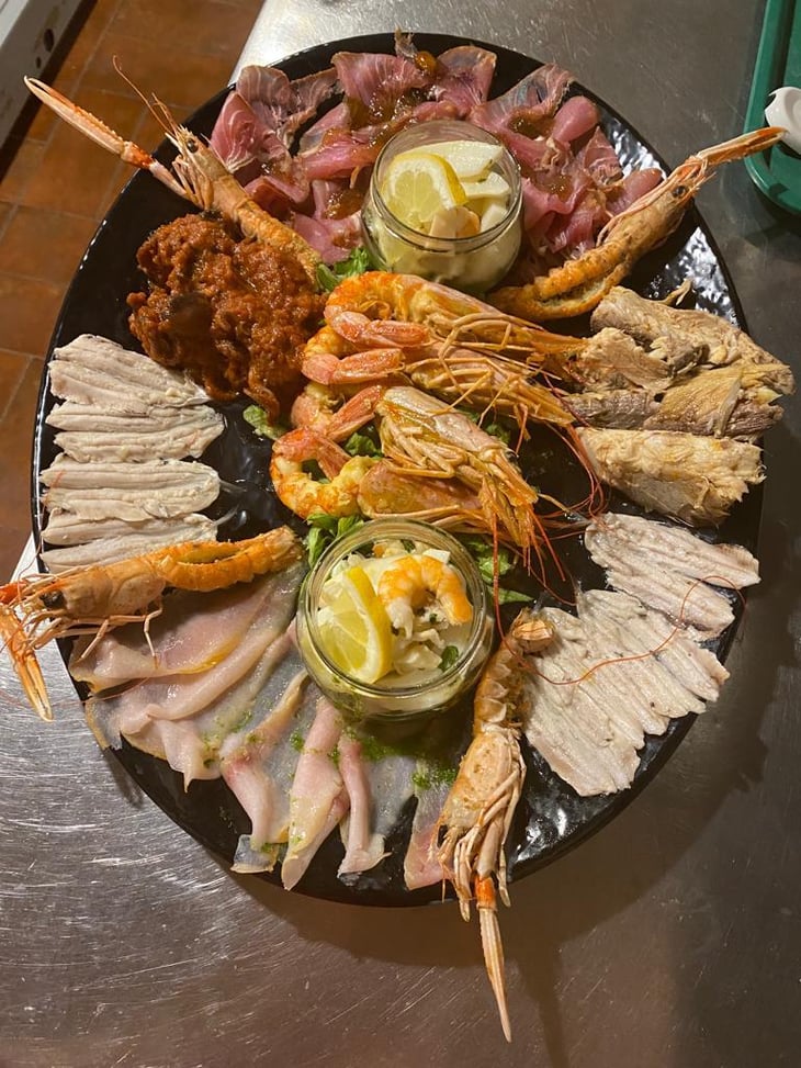 Tagliere Di Pesce - Agriturismo Amandolo - 634760