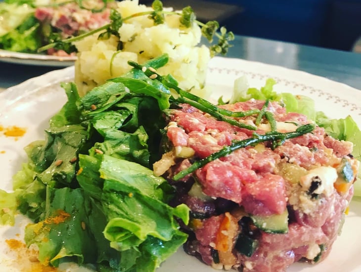 Tartare De Bœuf À La Grec - Le Café du Canal - 657471