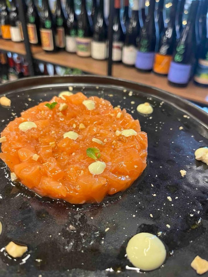 Tartare Di Salmone Maionese All’Avocado E Anacardi - Parbleu cafè - 713755