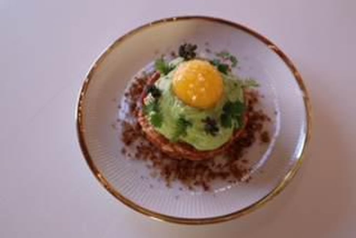 Tatar/ Grüne Kräuter/ Brotcrunch - Bellas Lokal - 469815