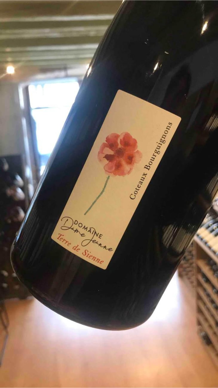 Terre De Sienne - Domaine Dame Jeanne - Jeanne Piollot 