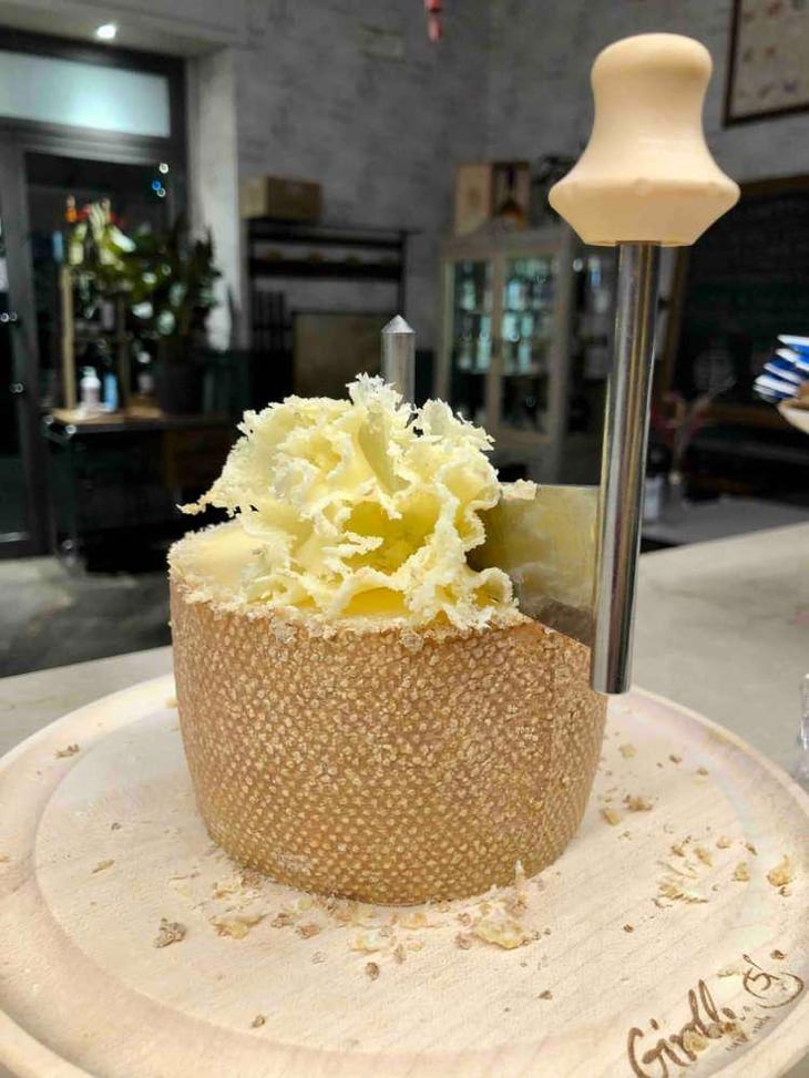 Tete De Moine - Croce Bianca Bistrot - 590291