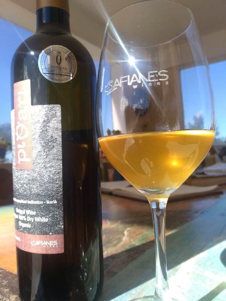 Begleri Blanc - Domaine Afianés - Nikos Afianes & Maria Karoutsou 