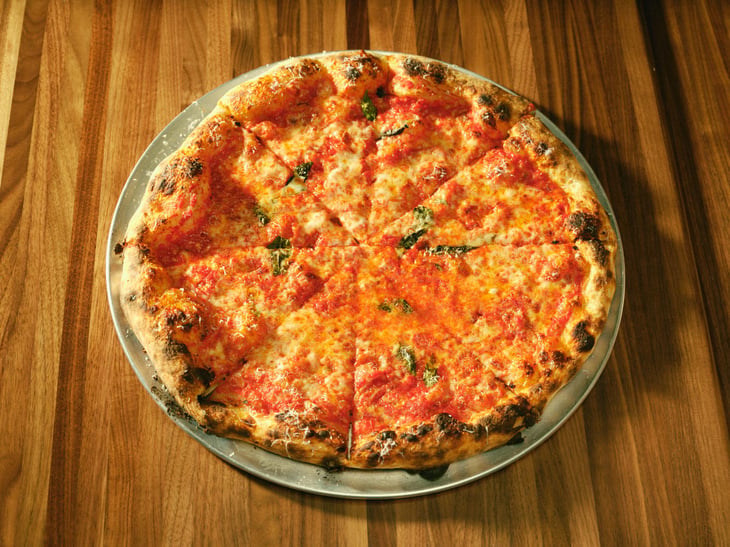 The Regular - Decades Pizza - 774313