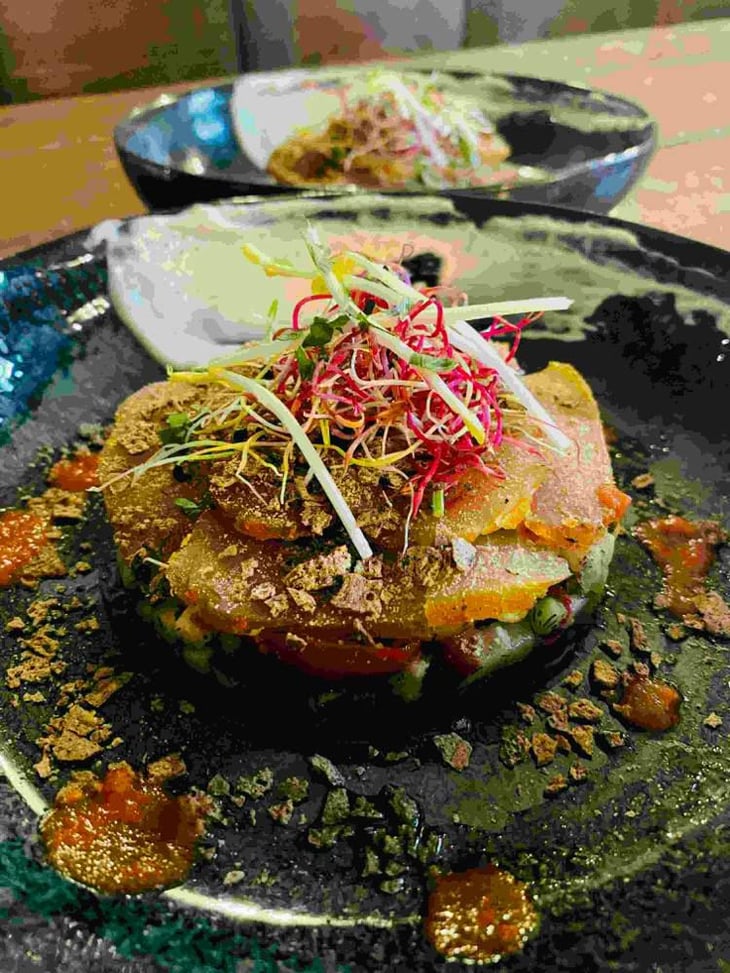 Thon Fumé Maison , Crème Aigrelette , Petit Tartare De Légumes Bio - Les Bouchons - 362305