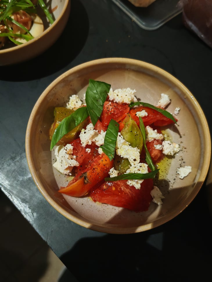 Tomates De Saison, Ricotta Fraîche, Basilic - Ter. - 802016