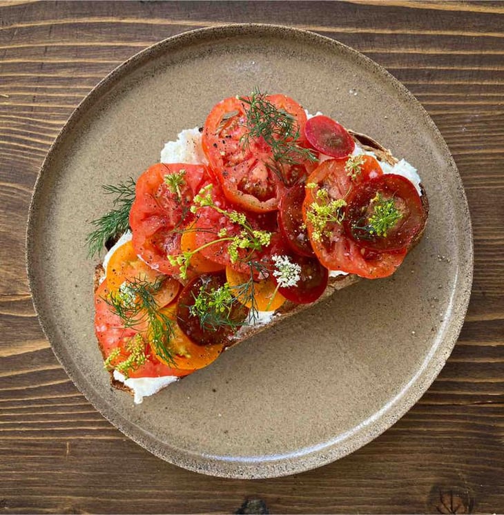 Tomatoe Bread With Fresh Cheese - Meinklang Hofladen - 645533
