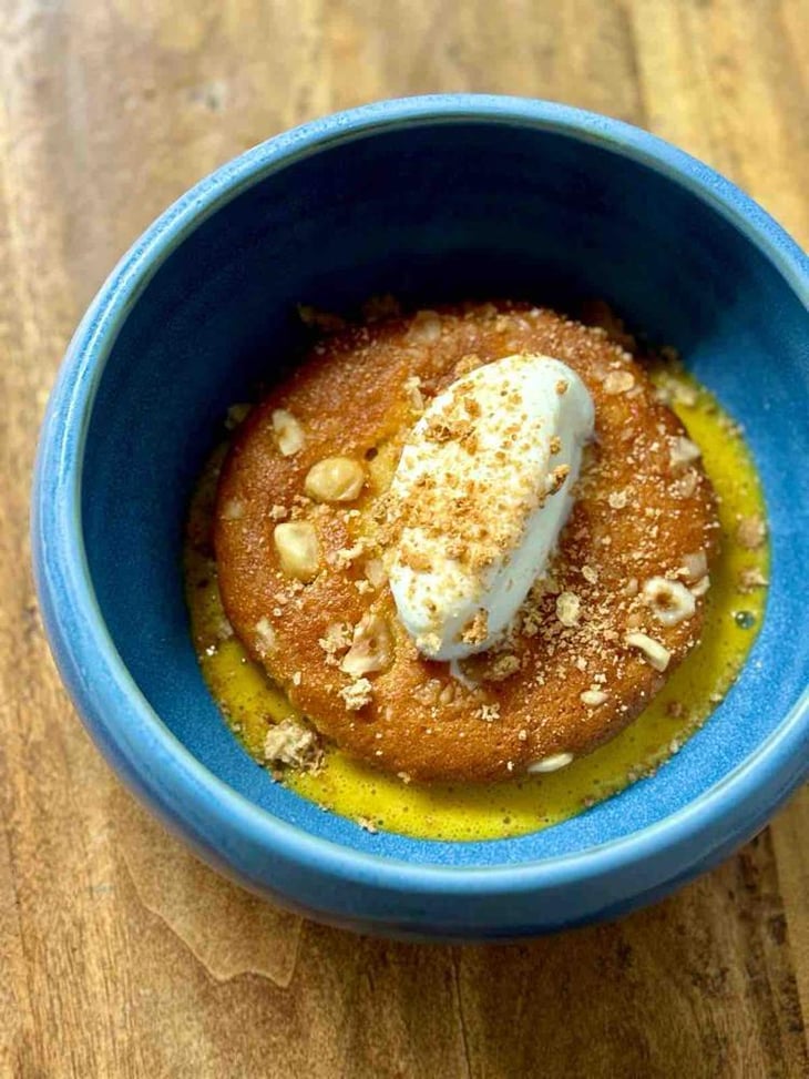 Torta Pesche E Nocciole, Zabaione All’Amaretto E Gelato Al Fiordilatte - Quelli Dell’Acciughetta - 799556
