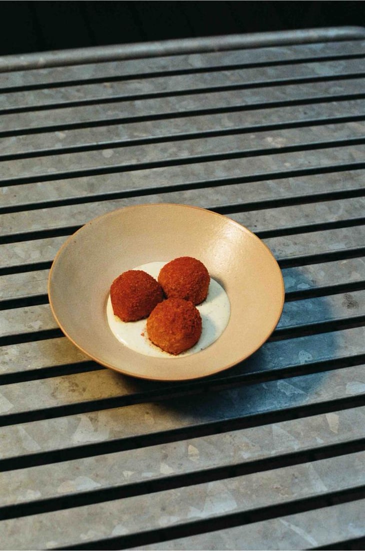 Vegan “Reisfleisch” Arancini | Cucumber Mayo - Café Kandl - 683135