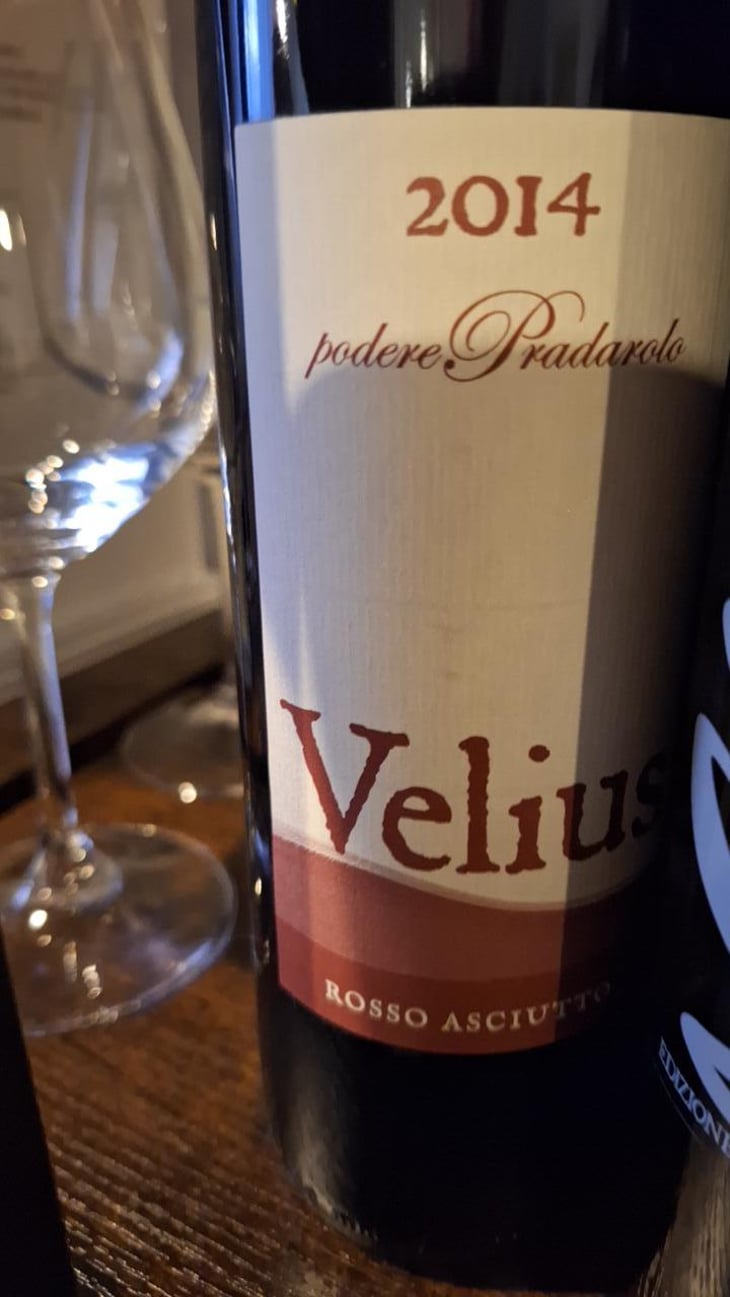 Velius Rosso Asciutto - Podere Pradarolo - Alberto Carretti 