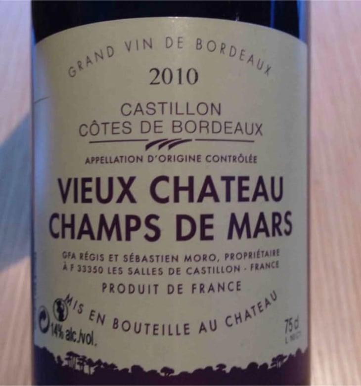 Vieux Château Champ de Mars - Vieux Château Champ De Mars - Régis & Sébastien Moro 