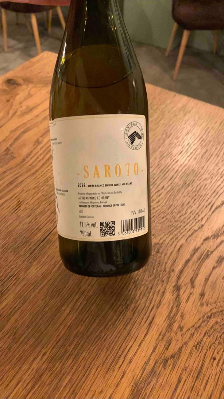 Saroto white - FOLIAS DE BACO - Ricardo Alves & Frederico Machado 